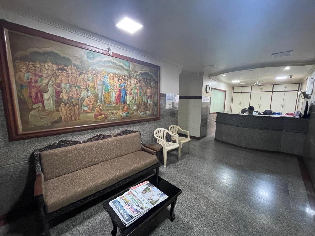 Sri Durgamba Lodge บังกาลอร์ ภายนอก รูปภาพ